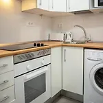 Cozy 1 Bedroom Apartment Near Madrid Rio